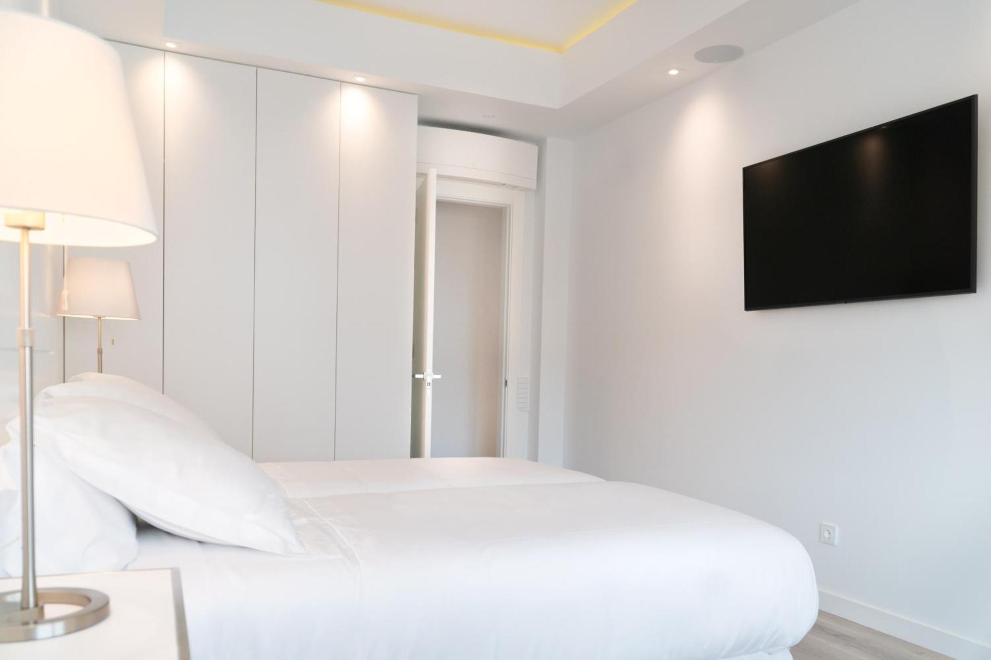 Lauser City Suites Los Llanos De Aridane Room photo